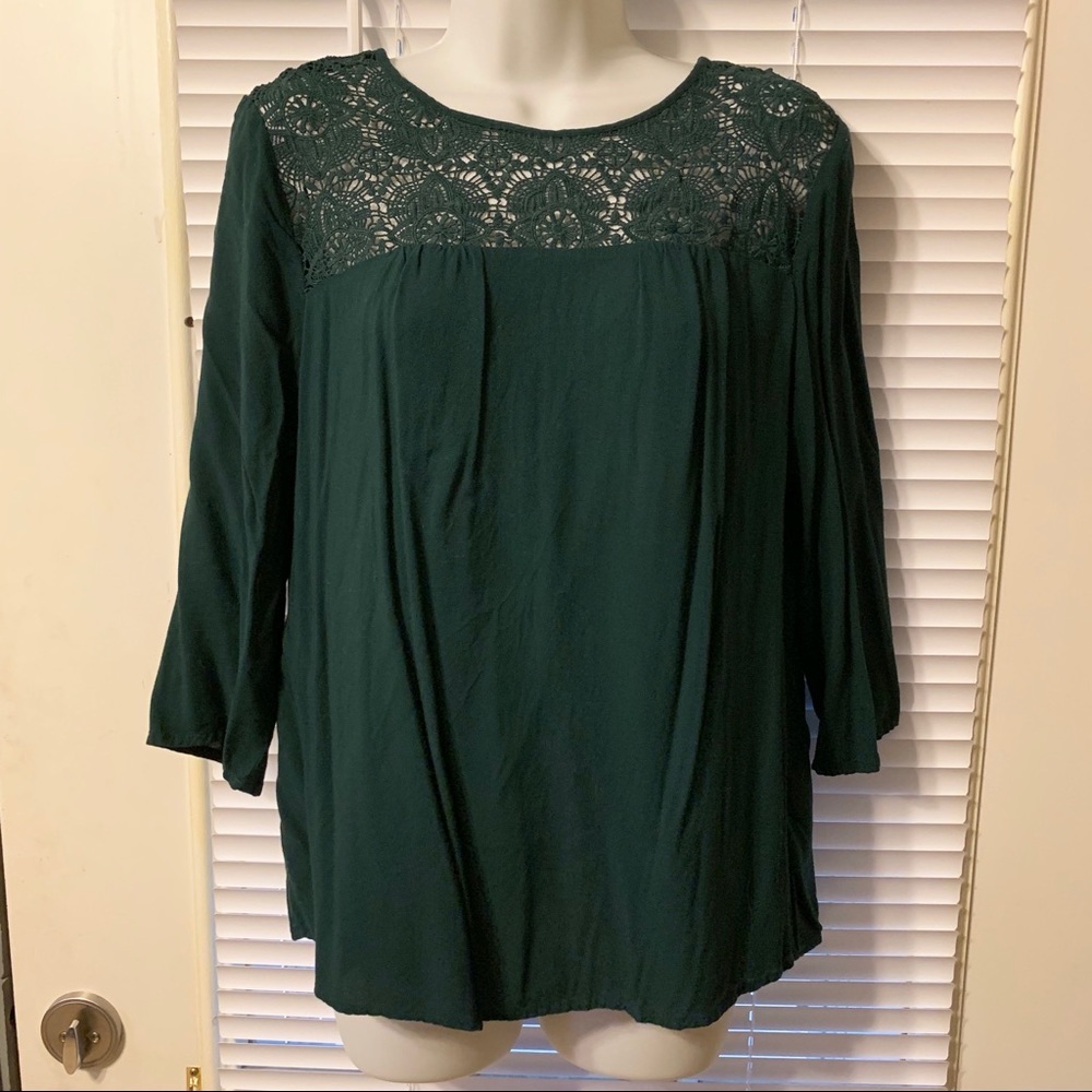 Blouse with 3/4 length sleeves